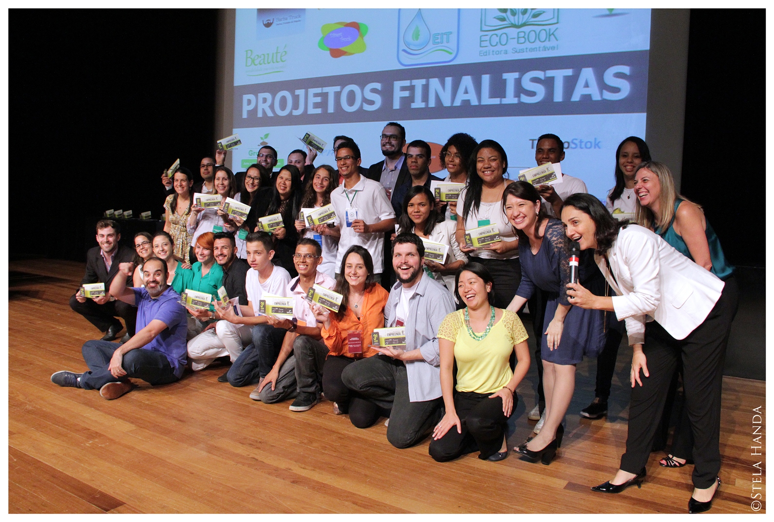 Os premiados na 8ª edição do Empreenda durante cerimônia em São Paulo (Foto: ComTexto Comunicação Corporativa)