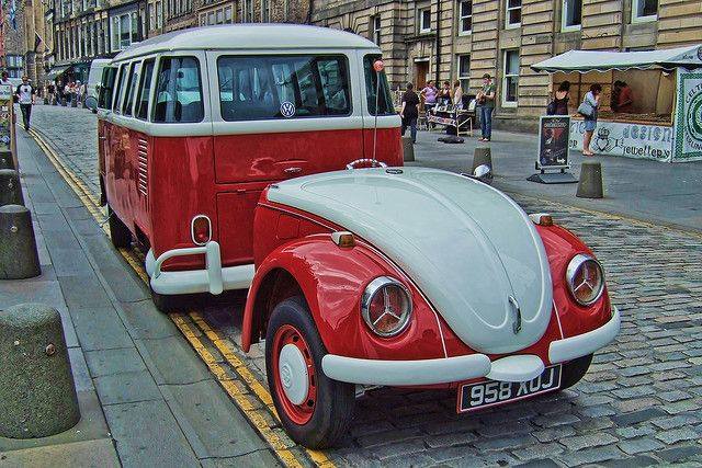 É um fusca ou uma kombi? Esse modelo reúne dois clássicos em um único carro (Foto: Reprodução)