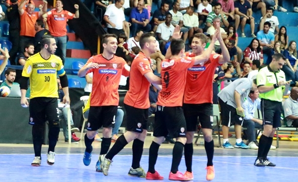 Sorocaba vence Carlos Barbosa e é campeão mundial de futsal