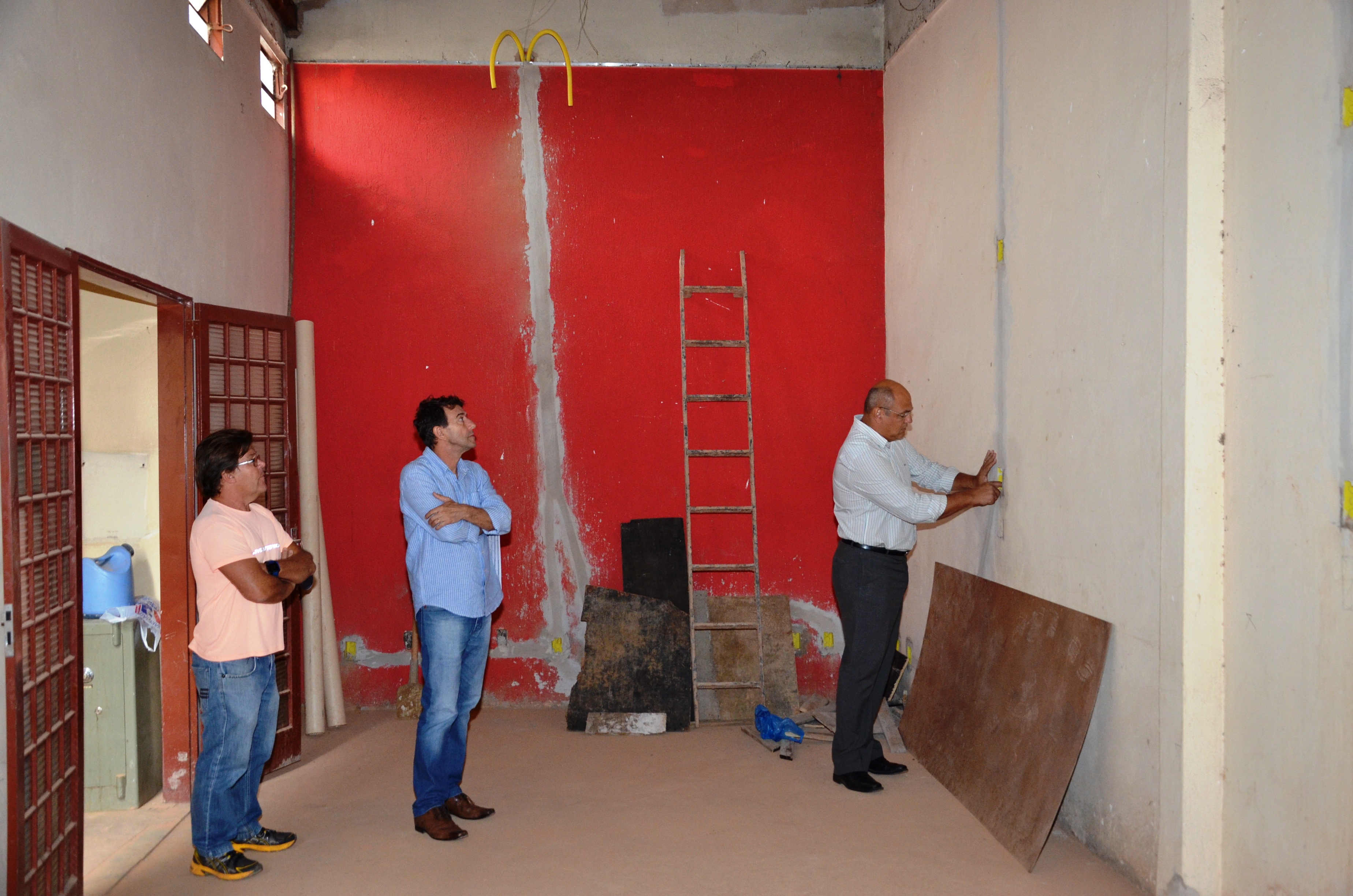 Prefeito Alexandre Ferreira vistoria obras da Incubadora Tecnológica (Foto: Prefeitura de Franca)