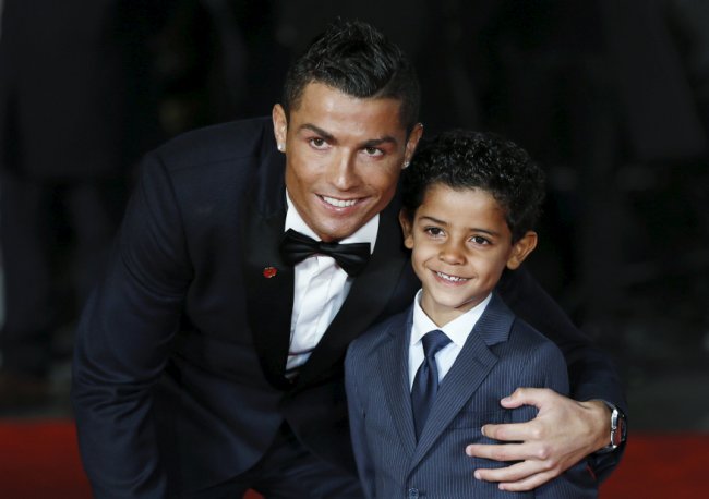 Cristiano Ronaldo com seu filho Cristianinho, de seis anos (Foto: Reprodução)