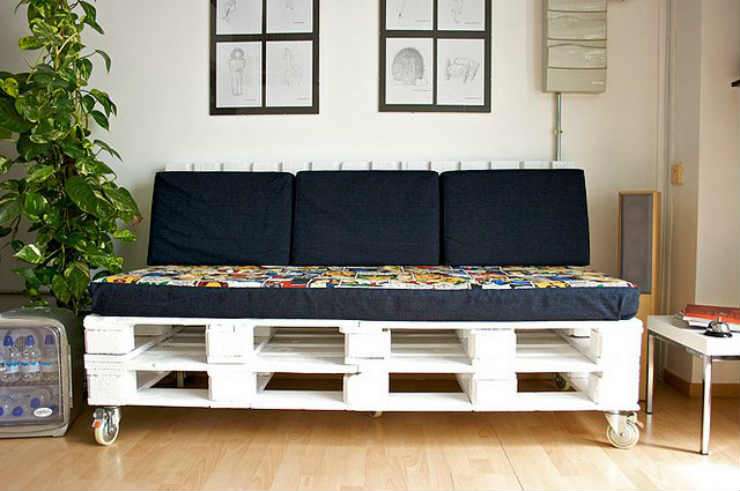 Sofá feito de paletes (Foto: Reprodução)