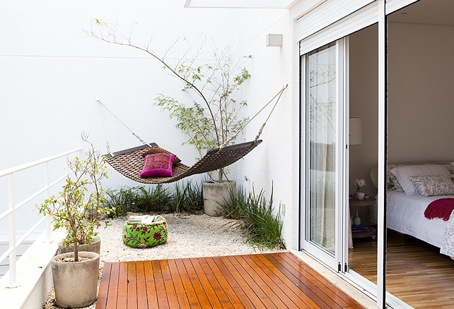 Uma rede é ideal para criar um espaço relax (Foto: Reprodução)