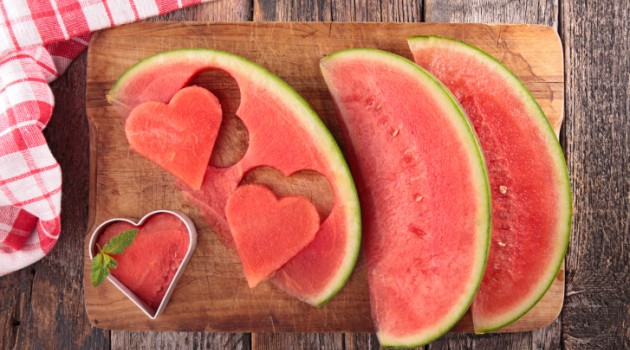 Fruta saudável, deliciosa e refrescante para consumir muito nos dias quentes (foto: reprodução)