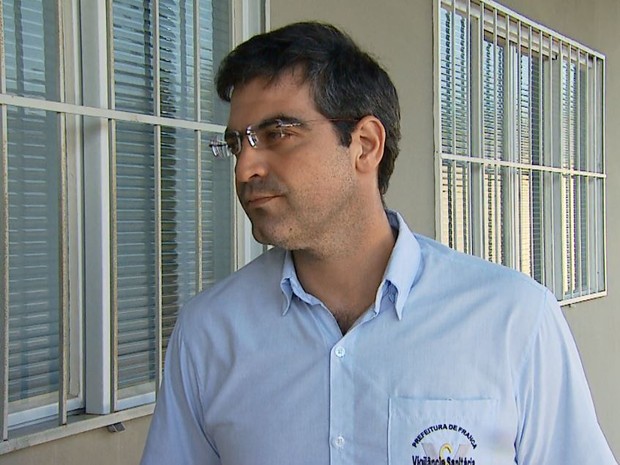 O chefe da Vigilância Sanitária em Franca, José Conrado Neto (Foto: Antonio Luiz/EPTV)