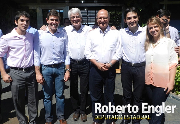 Imagem do site de Engler: ele, Nogueirinha e Alckmin (Foto site Roberto Engler)
