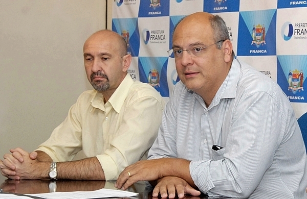 Fernando Baldochi (vice) e o prefeito Alexandre Ferreira