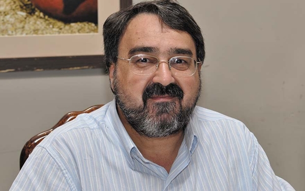 Prefeito Nanão diz que responsabilidade é do setor de compras