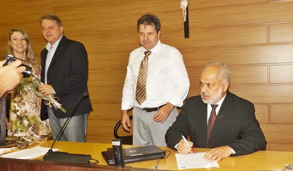 Adérmis Marini (vice), Marco Garcia (presidente) e o 1º secretário Luiz Carlos vergara (Foto Rodrigo de Paula)