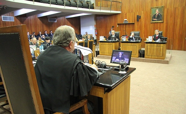 Conselheiros do TCE durante julgamento das contas de municípios da região de Franca (Foto Arquivo JF)