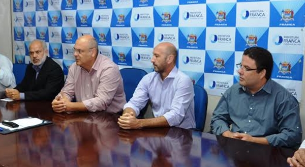 Recursos foram anunciados pelo Prefeito Alexandre (Foto Divulgação)