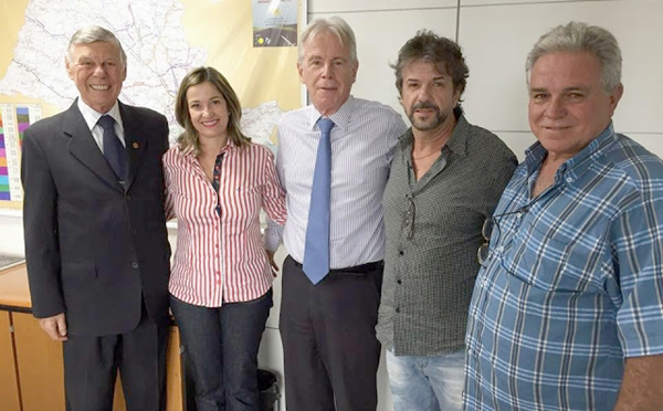 Deputado Welson Gasparini, com a prefeita de Orlândia Flávia Gomes, o diretor da ARTESP, Theodoro de Almeida e os empresários Alcides e Sérgio
