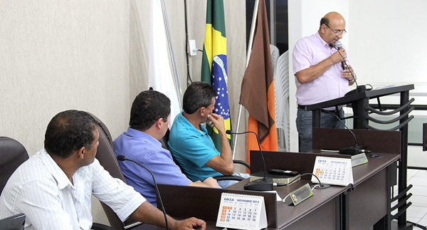 Diretor do Hospital de Cássia, Marcos Resende, afirma que falta de dinheiro já prejudica atendimento (Foto Hérick Rodrigues)