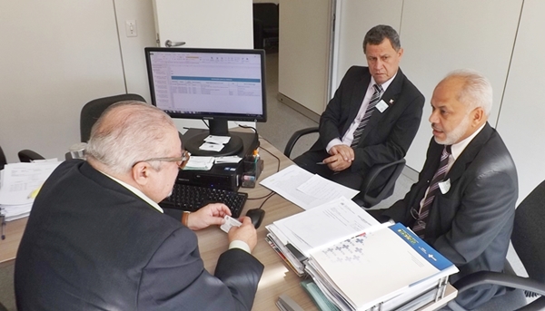 Vergara e Cordeiro com o Assessor Especial do Ministério da Saúde, Carlos Jorge Martins (Foto HR Comunicação Multimidia)