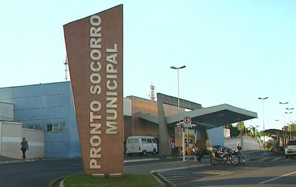Um dos desgastes é com o caso dos falsos médicos que atendiam no PS Álvaro Azzuz (Foto Arquivo JF)