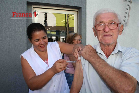 Vacinação vai tentar atingir meta até 31 de maio