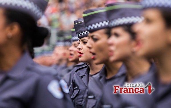 Entre os novos policiais, há 403 mulheres