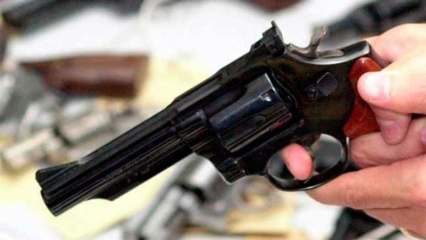 Maioria dos homicídios é praticada com armas de fogo (Reprodução)