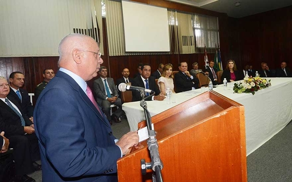 Ministro Zavaski, durante discurso em Ribeirão (Newton Barbosa)