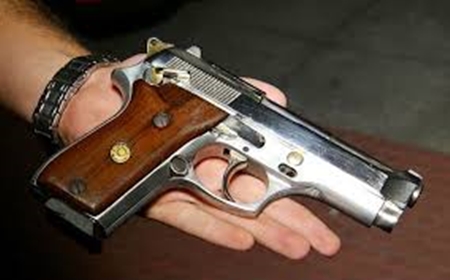 Pistola apreendida com o comerciante do Aeroporto