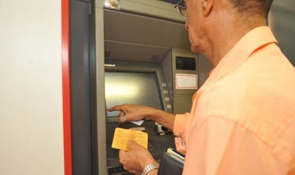 Pagamentos podem ser agendados no caixas eletrônicos (Foto Arquivo JF)