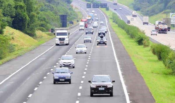 Quase 100 mil veículos deverão circular pelas praças de pedágio da Autovias na região (Foto Arquivo JF)