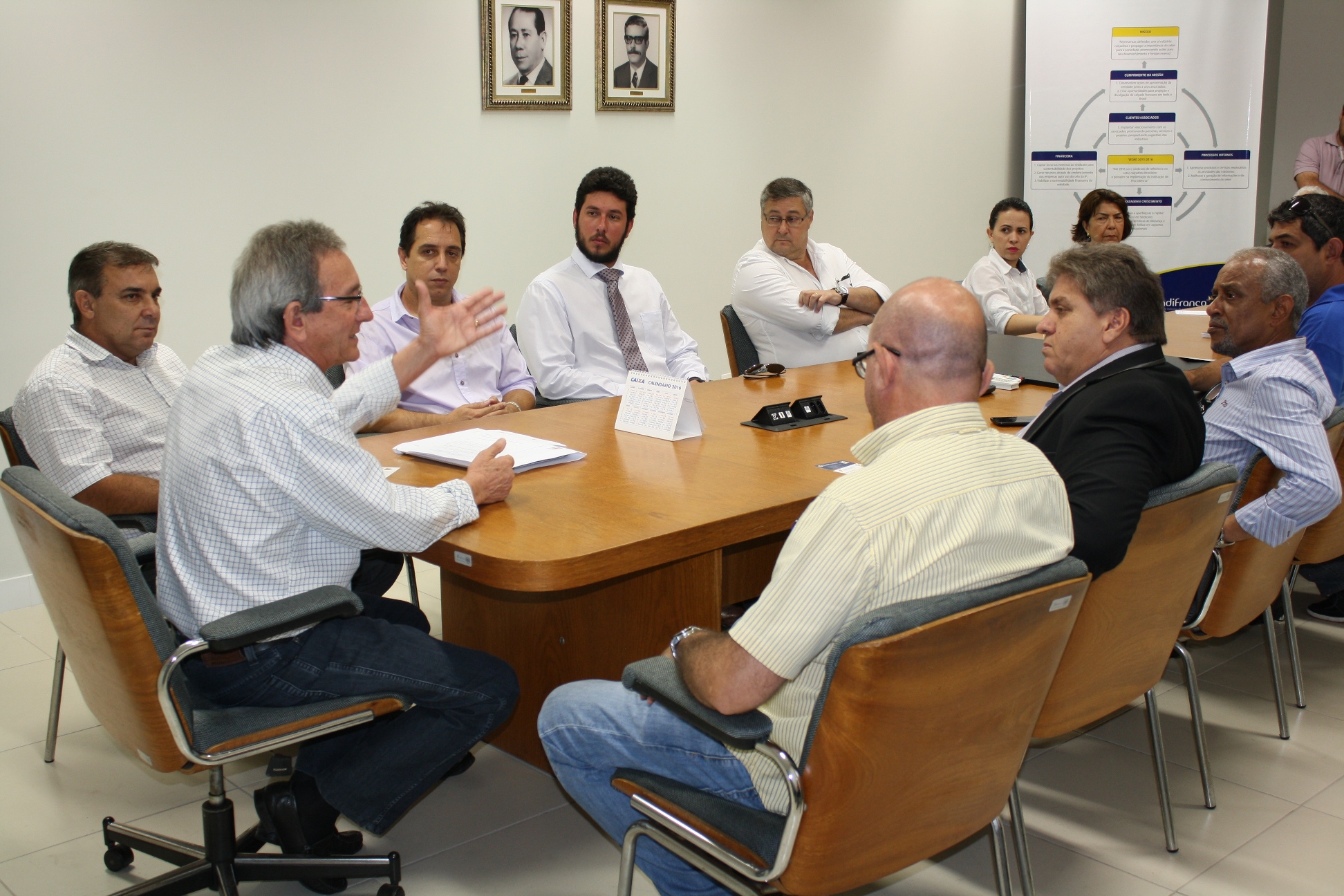 Entre os assuntos discutidos, a elaboração de um planejamento estratégico do setor calçadista do município como alternativa para desenvolvimento e geração de emprego