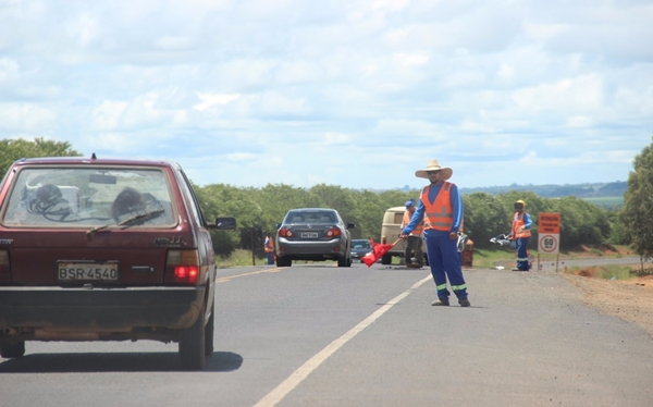 Empreiteira tenta recuperar pista de desvio na Portinari (Foto Hérick Rodrigues)
