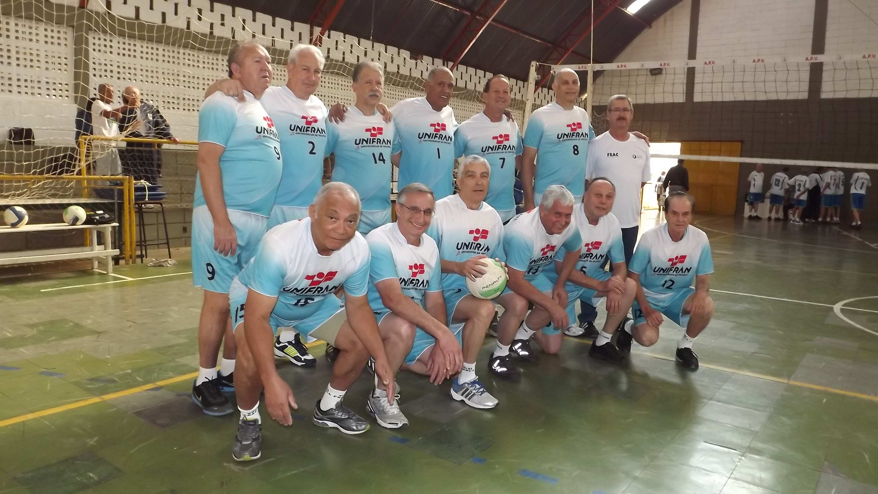Equipe masculina de vôlei adaptado para a 3ª idade de Franca