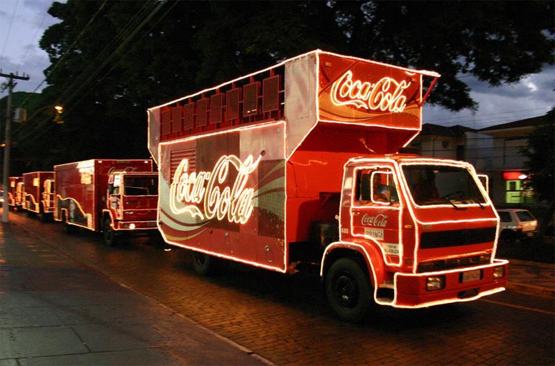 Com muitas luzes e música, a tradicional Caravana de Natal Coca-Cola chega neste sábado, 5 a Franca (Foto: Divulgação)