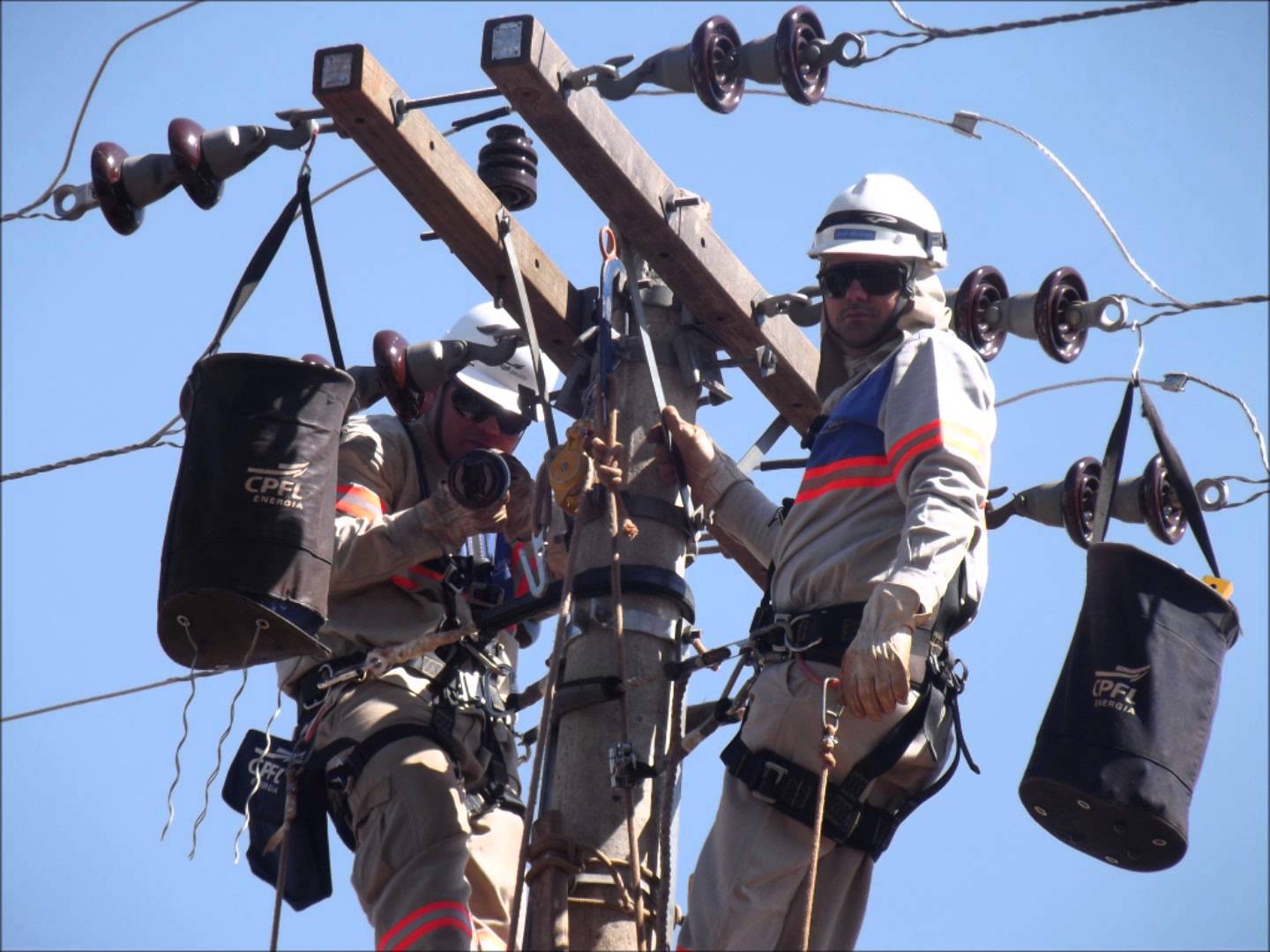 Rompimento de cabo deixou milhares de pessoas sem energia elétrica em Franca (Foto: Divulgação)