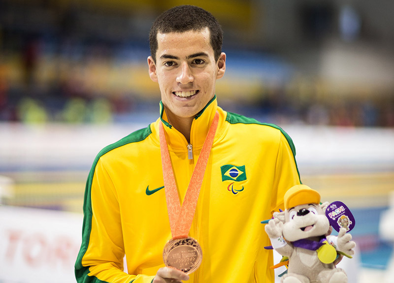 Guilherme durante premiação em Toronto (foto: divulgação)