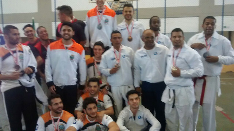 Equipe do Karatê de Franca (foto: divulgação)