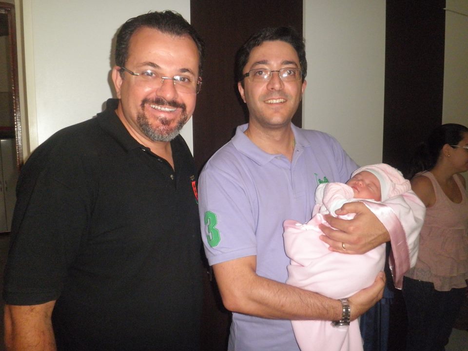 Marcus Vinícius com o tio Luís Fabiano Jardini, falecido no último domingo, 17, em Orlando (Foto: Álbum Família - Reprodução Facebook)