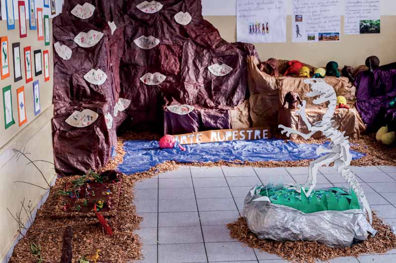 O tema do projeto foi definido pelos próprios alunos, que ficaram fascinados com as descobertas sobre os dinossauros (Foto: Ricardo Fernandes/Jornal da Franca)