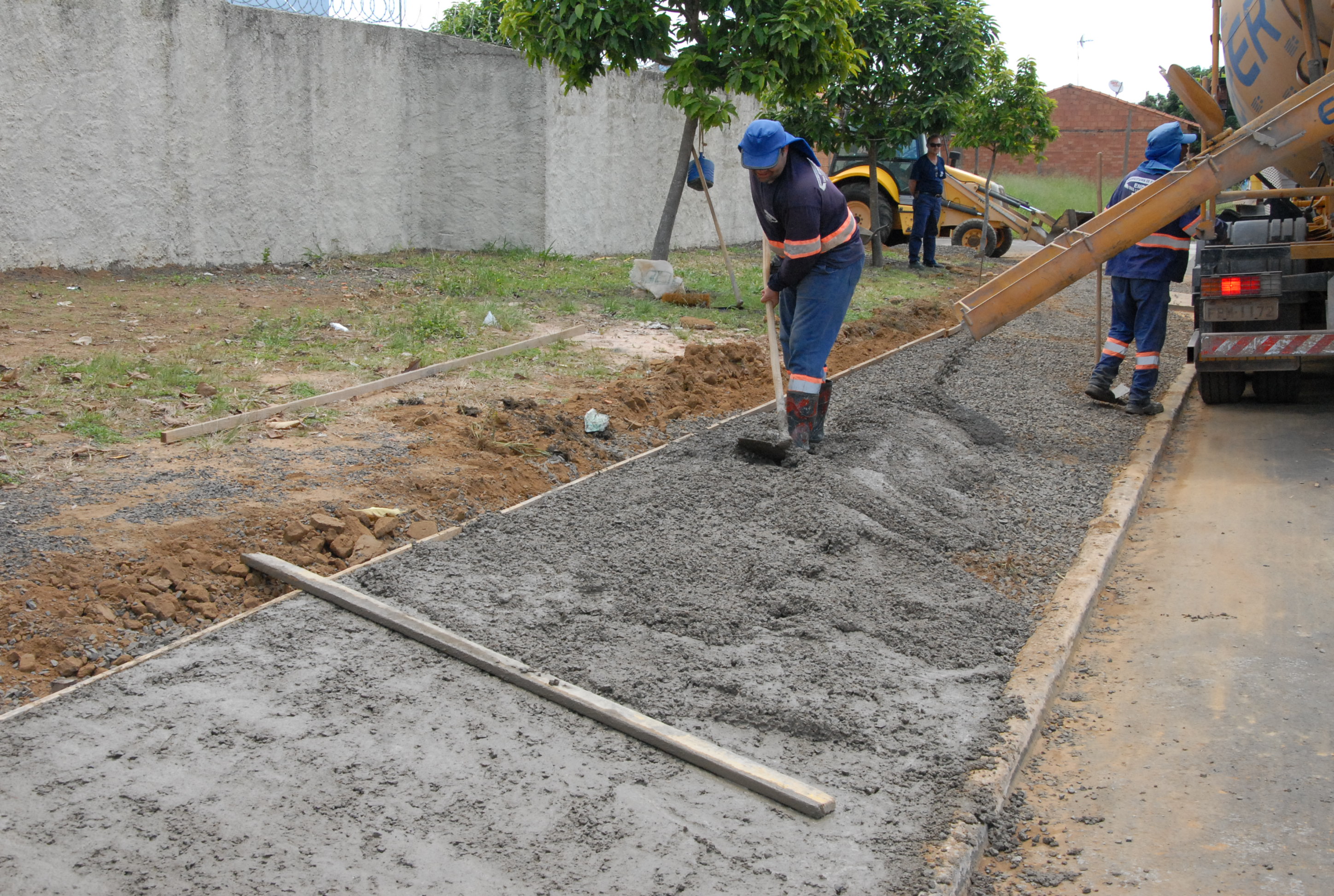 Em 2013, Prefeitura instalou o Calçada Segura, no bairro City Petrópolis (Foto: Prefeitura de Franca)