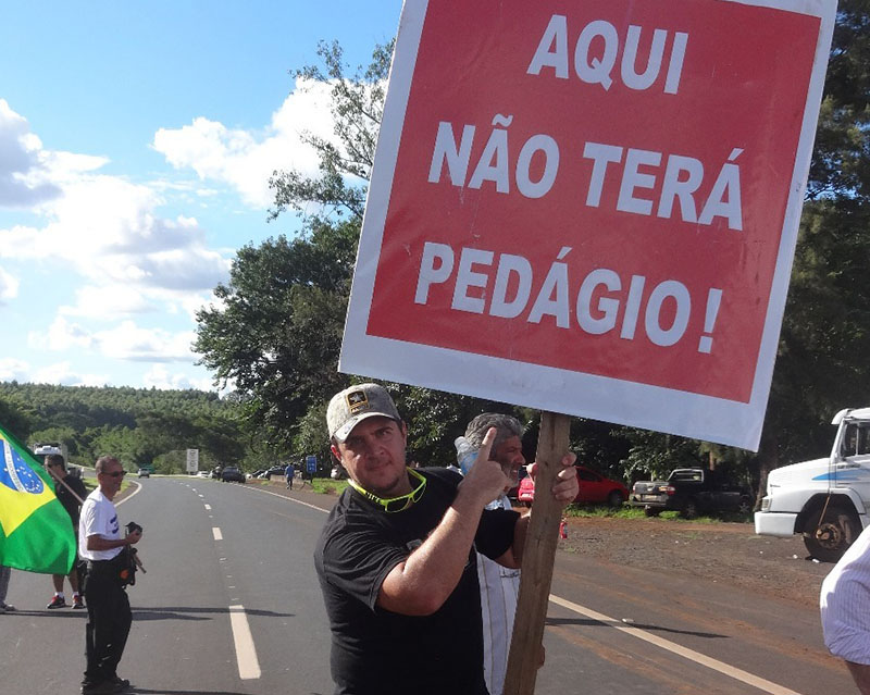 Plaucio Pucci durante manifestação contra os pedágios na região (foto: Sidney Elias)