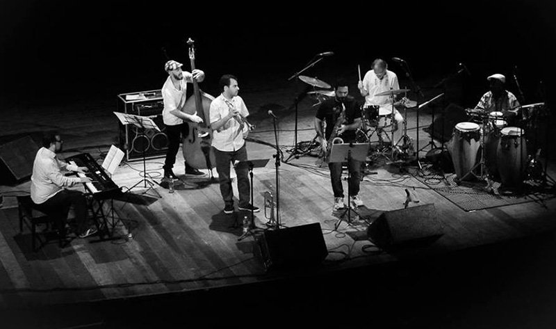 Músicos durante apresentação (foto: Divulgação)
