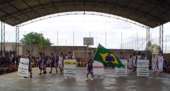 Alunos do Suely Machado ocuparam escola para protestar contra turno único (Foto: Blog Suely Machado)