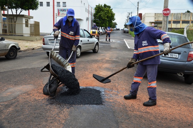 Recapeamento está intensificado em toda a cidade, mesmo com as chuvas (Foto: Prefeitura de Franca)