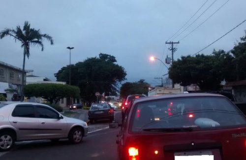 Mudanças no trânsito pioram o fluxo na Rua Francisco Marques - Jornal da Franca