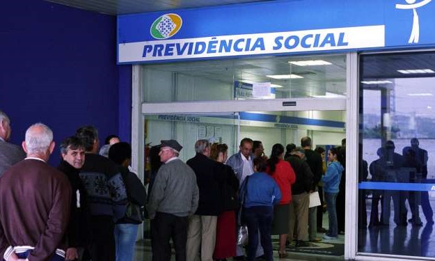 Após revisão, governo anuncia cancelamento de 422 mil benefícios sociais - Jornal da Franca