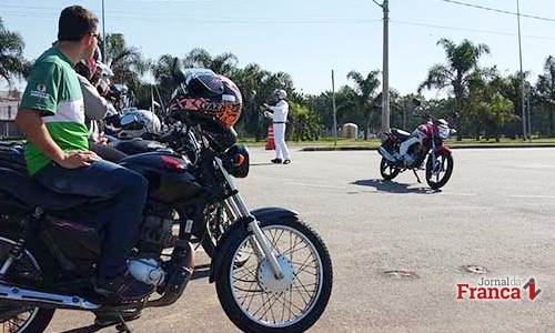 Detran do Estado de SP reforça dicas de segurança para motociclistas - Jornal da Franca