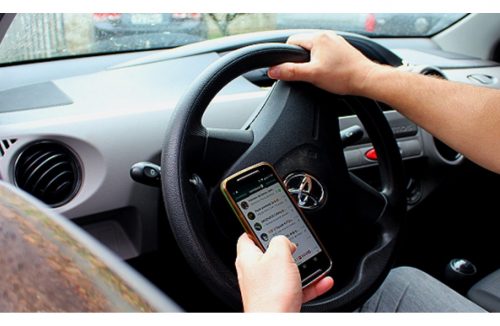 Número de motoristas flagrados com celular aumenta mais de 660% - Jornal da Franca