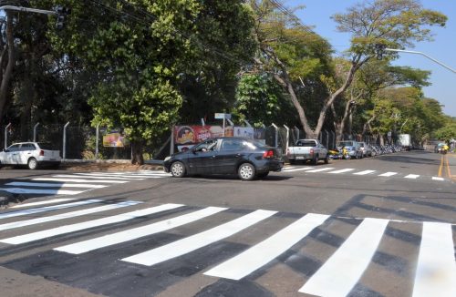 Semáforo no cruzamento da Evangelista de Lima é finalmente acionado - Jornal da Franca