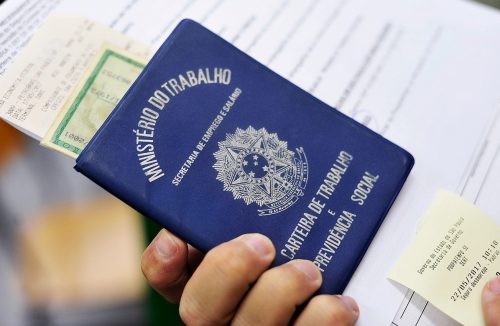 Suspensão de contrato de trabalho pode reduzir 13º salário à metade este ano - Jornal da Franca