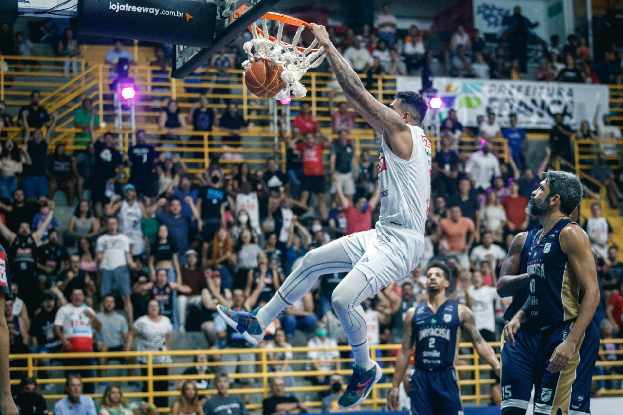 Unifacisa vence Sesi Franca e surpreende nos playoffs do NBB