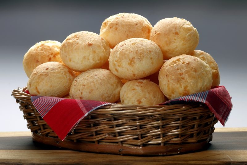 Preciso mesmo cortar o pão? Em qual refeição pão engorda menos?, nutrição