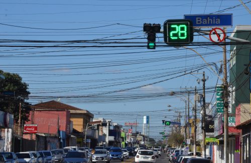 Em Franca, semáforos da avenida Brasil recebem contadores numéricos - Jornal da Franca