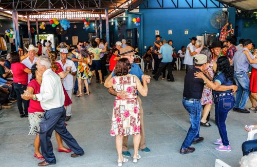 Baile ‘Café com Arte’ anima o domingo em Franca com banda e homenagem aos 200 Anos - Jornal da Franca